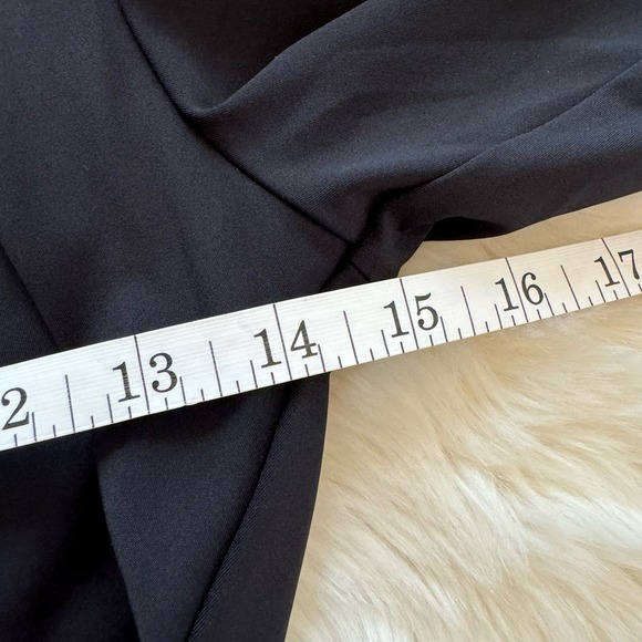 Halara Black Cloudful Air Plush Cropped Yoga Sports Top Medium NWT - Picture 7 of 11